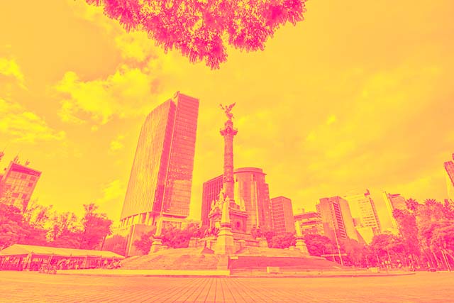 Blog cover image of a square in Mexico city representing the most popular payment methods in Mexico.