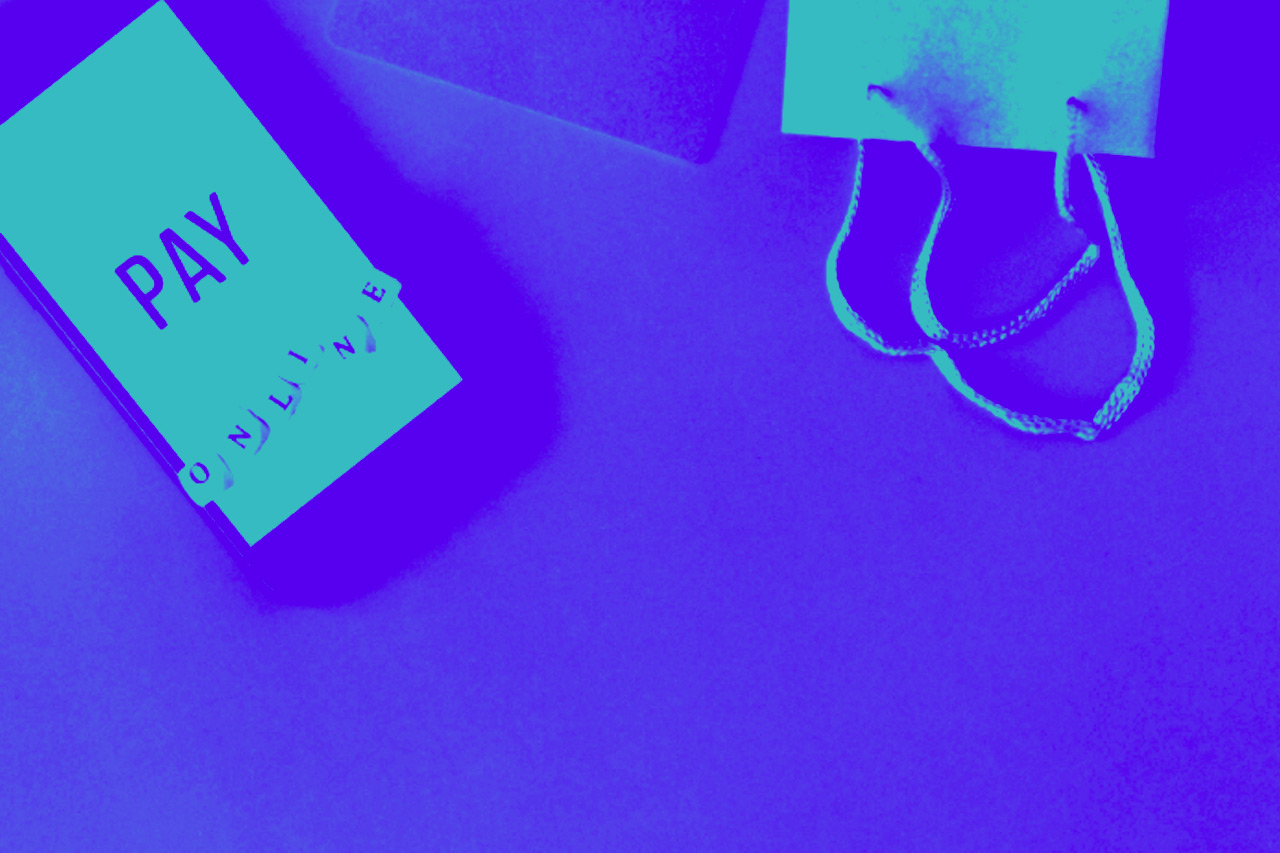 Everything you need to know to accept payments in France. Learn CB cards, Apple Pay, Wero, BNPL, fees, regulations & market entry checklist.